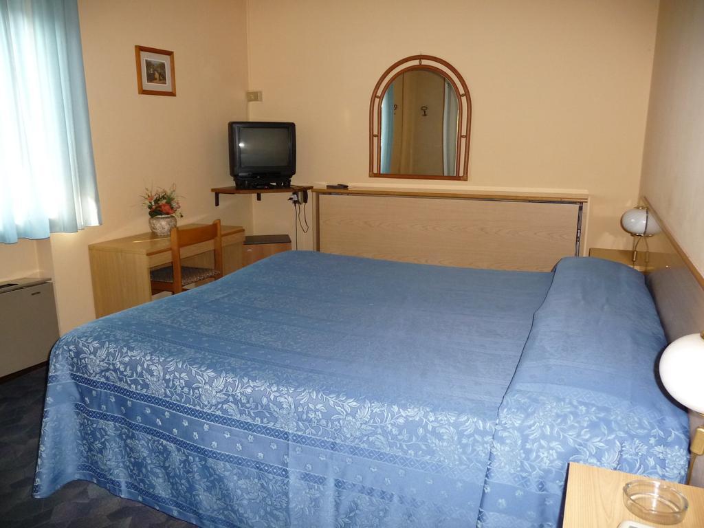 Hotel Astoria Altopascio Δωμάτιο φωτογραφία